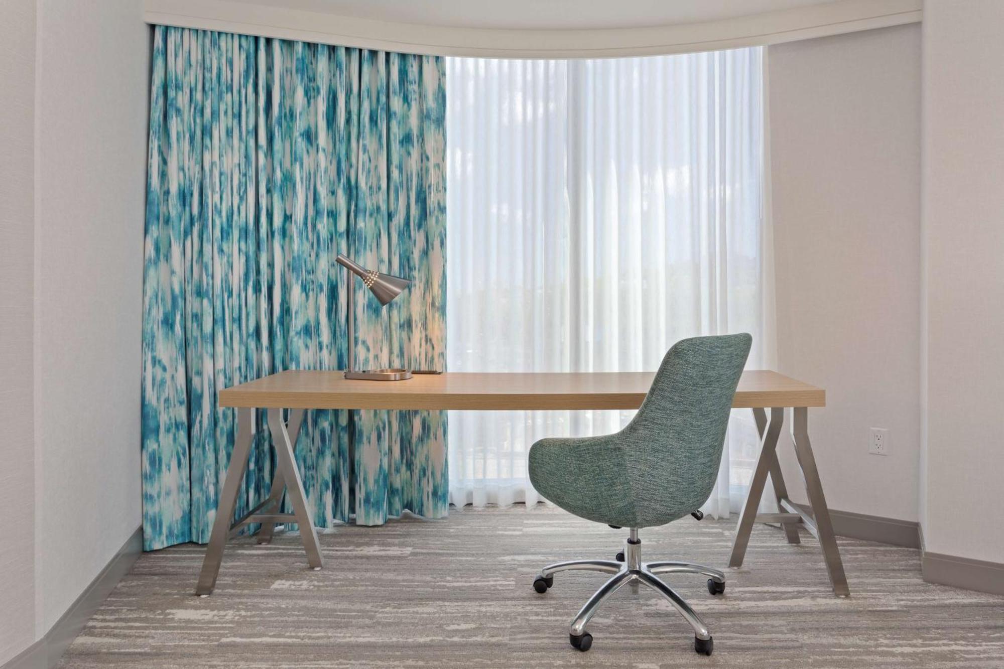Hilton Garden Inn Boston Brookline, Ma Екстер'єр фото